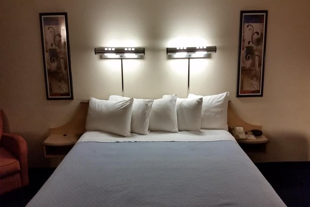Red Roof Inn Plus + Phoenix West 외부 사진