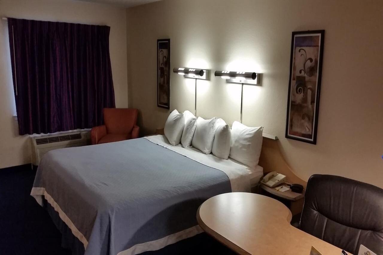 Red Roof Inn Plus + Phoenix West 외부 사진