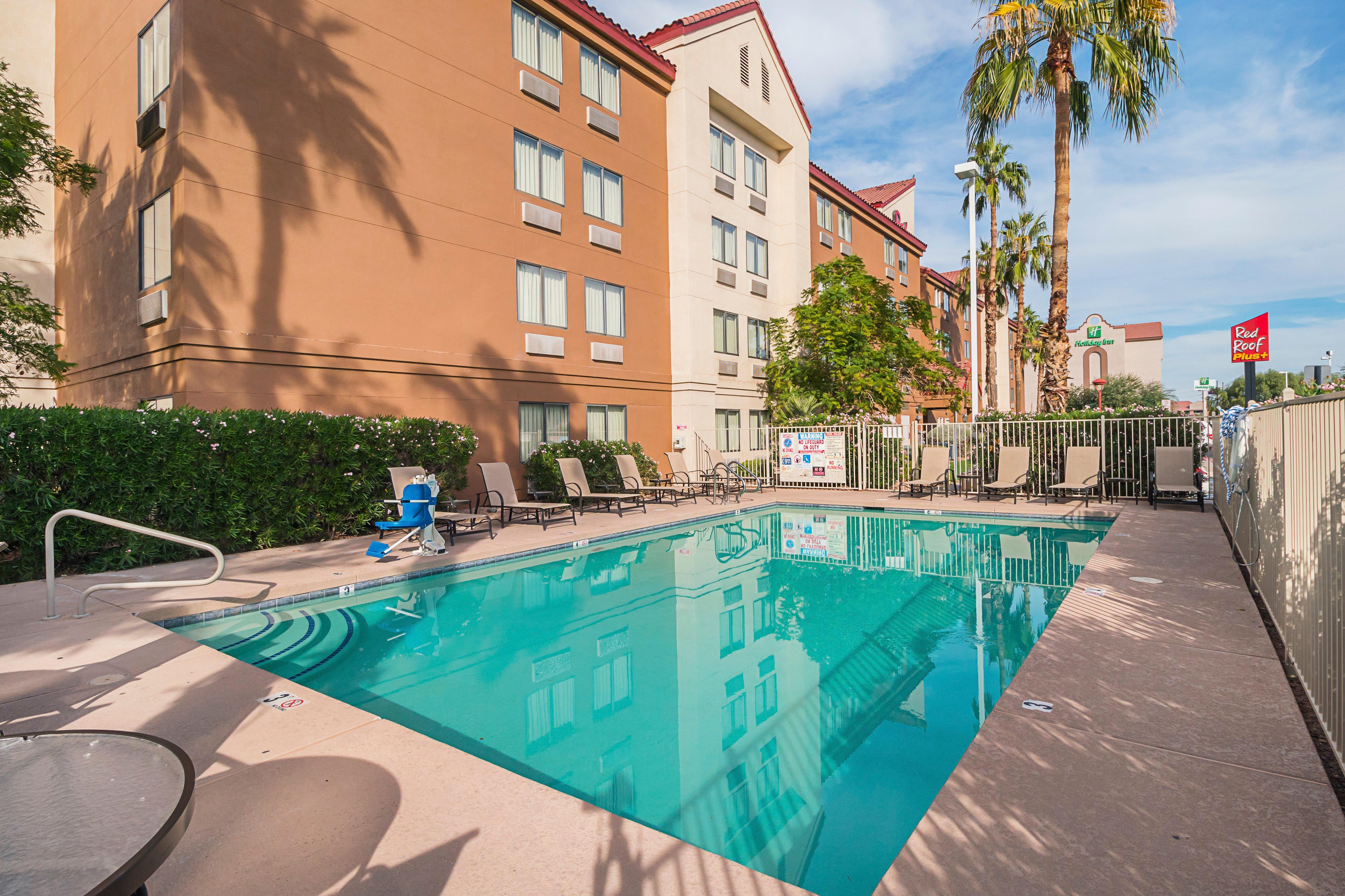 Red Roof Inn Plus + Phoenix West 외부 사진