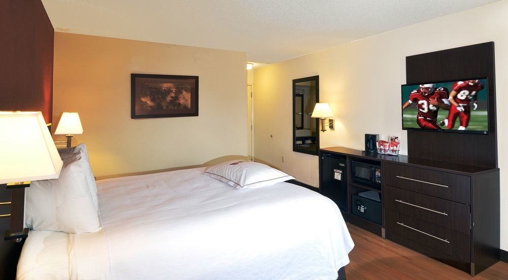 Red Roof Inn Plus + Phoenix West 외부 사진